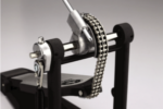 Single Fußpedal FP8500C von Yamaha. Doppelkettenantrieb. Feder und Beaterhalterung