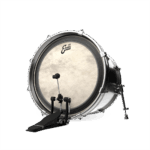 Bassdrumfell Emad Claftone von Evans auf Bassdrum montiert mit Bassdrumpedal