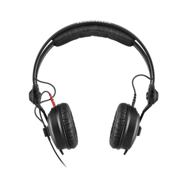 Der Sennheiser HD 25 Frontansicht. Kabelanschlüsse, Bügel und Gelenke gut sichtbar