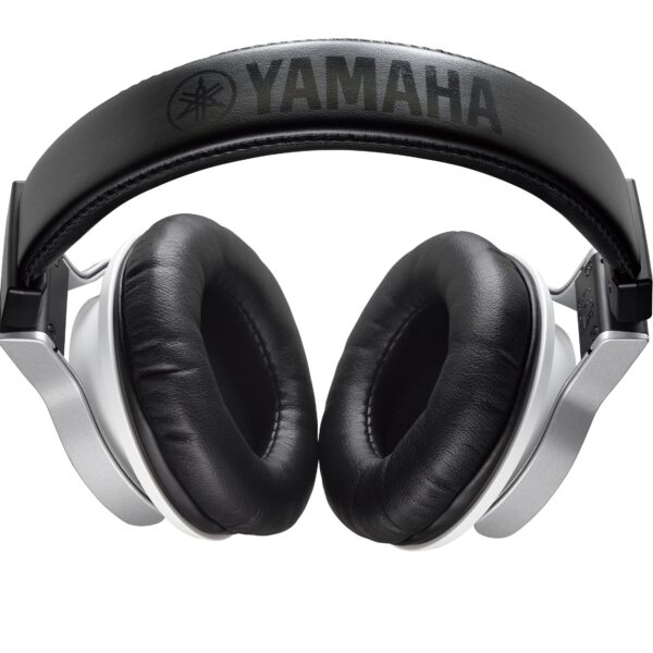 Der Yamaha HPH-MT7W Kopfhörer Diagonal Fotografiert um Details der Hörer Innen und Bügel zu zeigen
