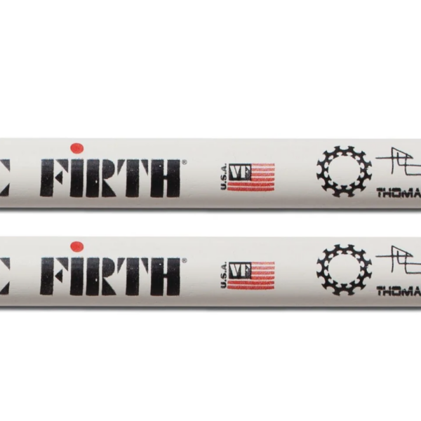 Vic Firth Signature Drumstick von Thomas Lang weiß lackiert Logo im Focus