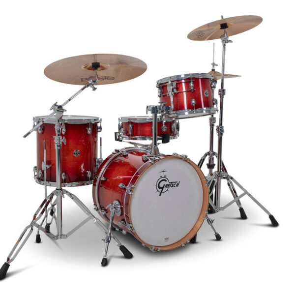 Gretsch Catalina Club Drumset mit Mahagonikesseln, 18 Zoll Bass Drum und kompakter Club-Konfiguration in Crimson Burst